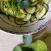 Gurkensalat mit Kapuzinerkresse