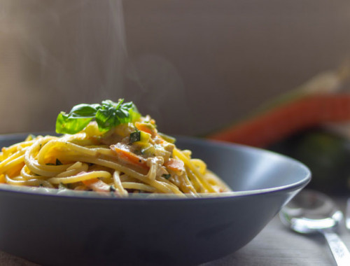 Spaghetti mit Möhren-Zucchini-Sauce